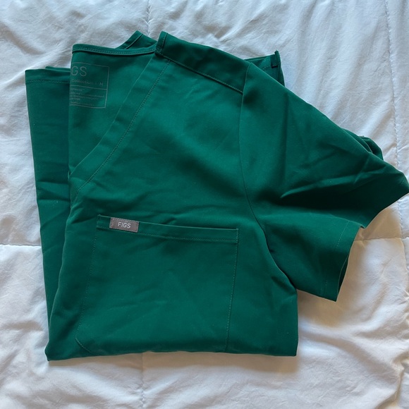 Figs Tops - Figs Catarina Scrub Top